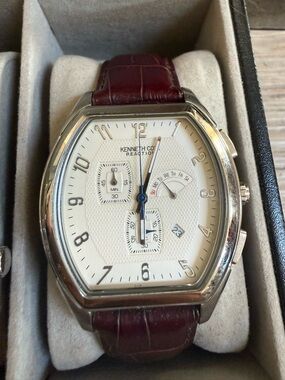 Kenneth Cole Reaction Burgundy Leather Strap Silver-Tone Case Watch